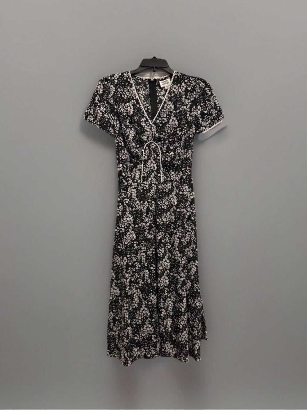 Unique Vintage Black and White Floral Tie-Waist Midi Dress